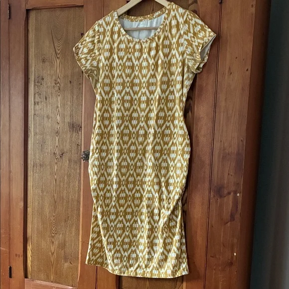 10/25$ 🧁 Yellow Patterned Dress - Picture 1 of 1
